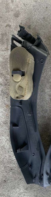 GARNITURE CEINTURE SECURITE ARRIERE DROITE