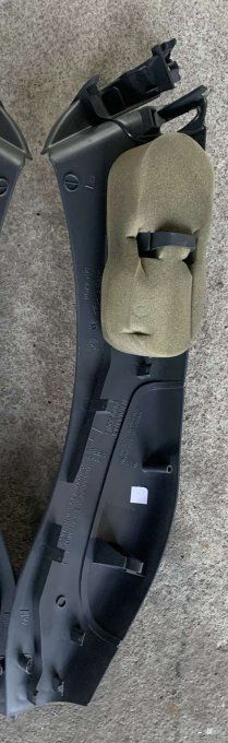 GARNITURE CEINTURE SECURITE ARRIERE GAUCHE