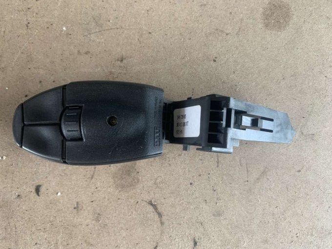 COMMANDE VOLANT AUTORADIO